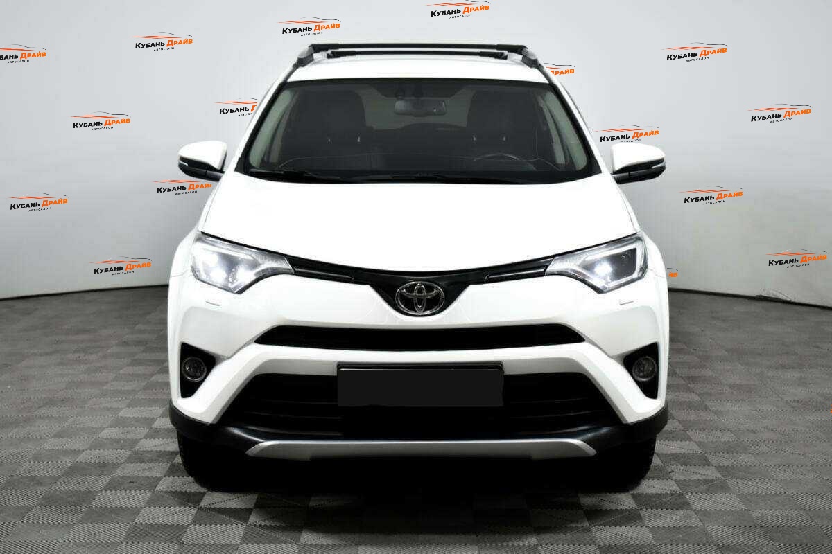 Toyota RAV4 2018 года с пробегом. Фото: #1