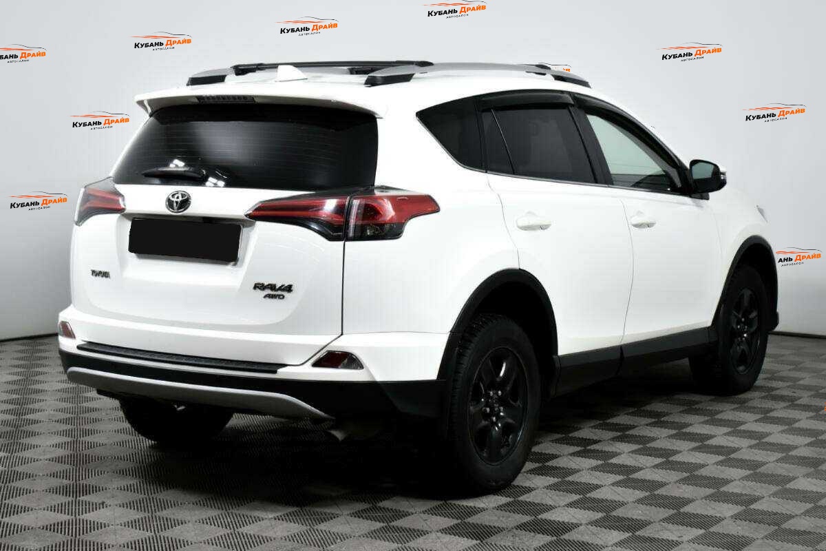 Toyota RAV4 2018 года с пробегом. Фото: #4