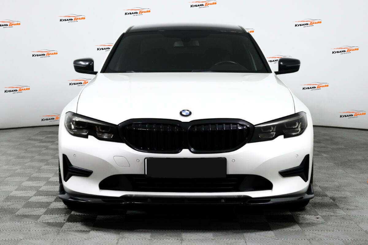 BMW 3 серии 2019 года с пробегом. Фото: #1