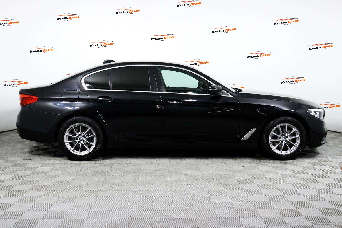 BMW 5 серии 2017 года с пробегом. Фото: #3