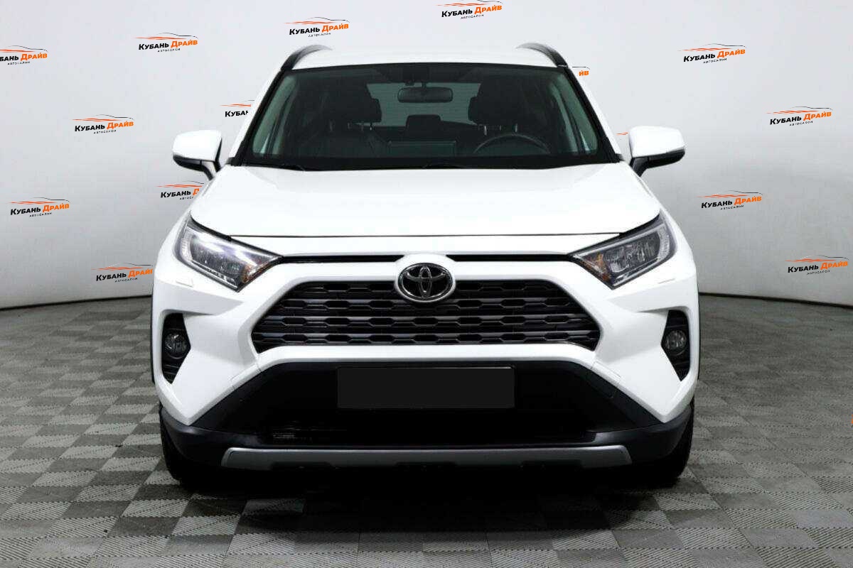 Toyota RAV4 2020 года с пробегом. Фото: #1