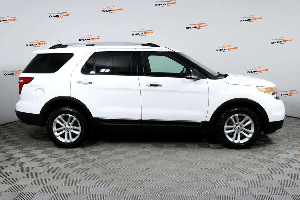 Ford Explorer 2015 года с пробегом. Фото: #3