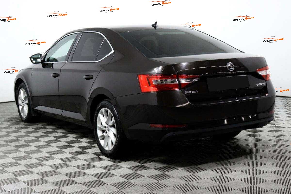 Skoda Superb 2015 года с пробегом. Фото: #6