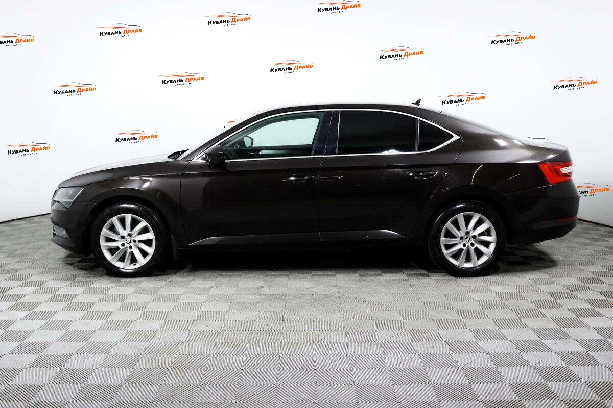Skoda Superb 2015 года с пробегом. Фото: #7