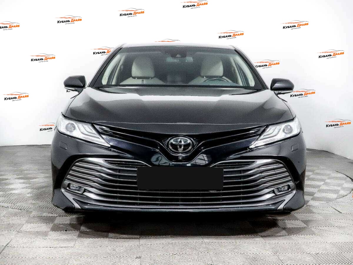 Toyota Camry 2018 года с пробегом. Фото: #1