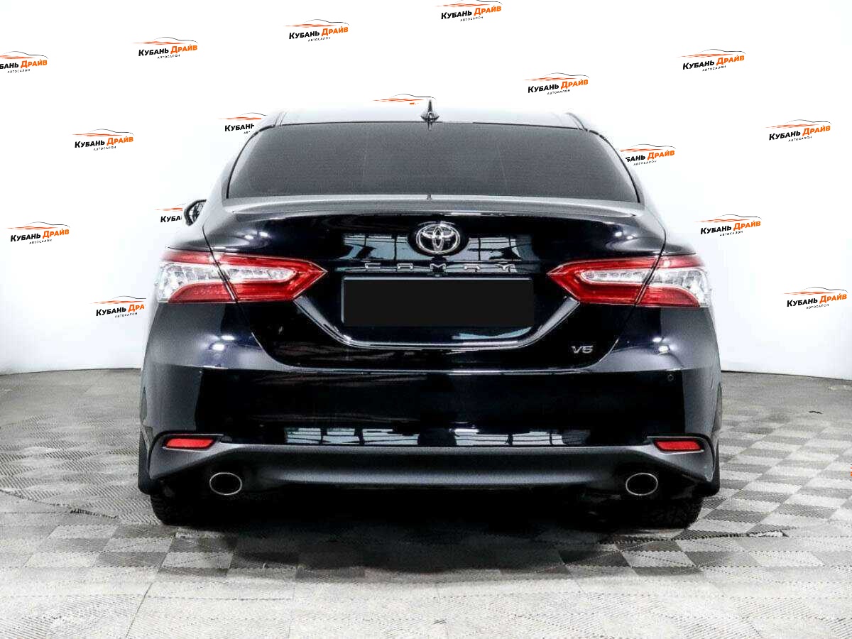 Toyota Camry 2018 года с пробегом. Фото: #4