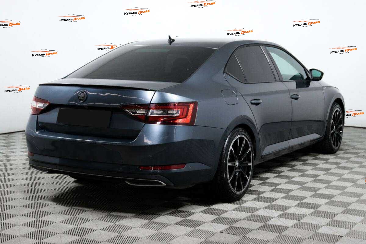 Skoda Superb 2017 года с пробегом. Фото: #4