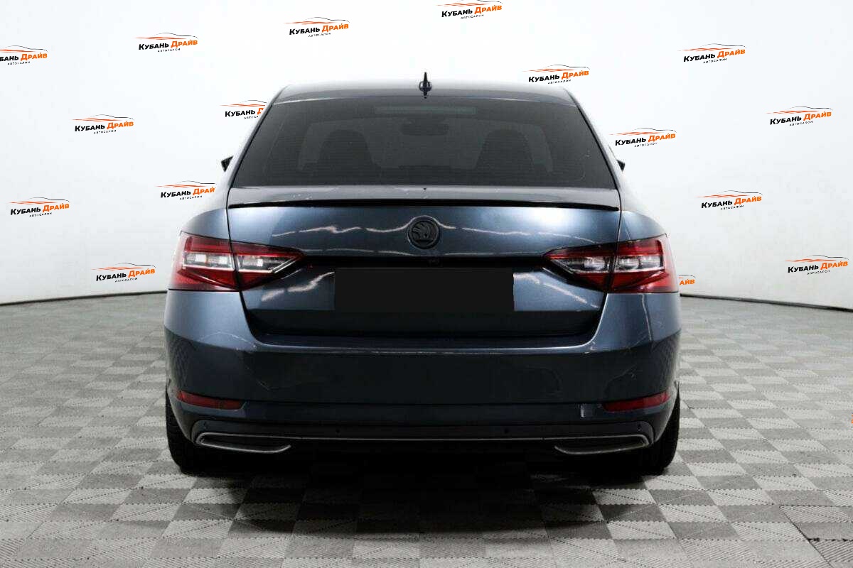 Skoda Superb 2017 года с пробегом. Фото: #5