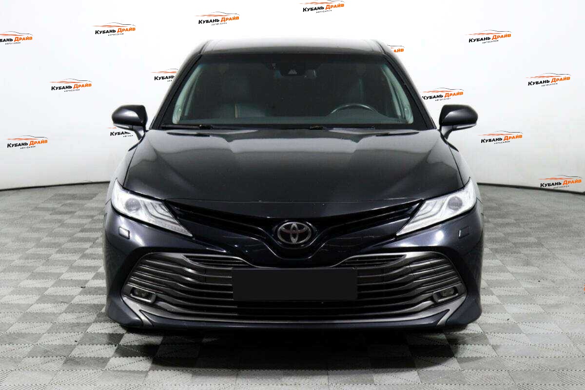 Toyota Camry 2018 года с пробегом. Фото: #1
