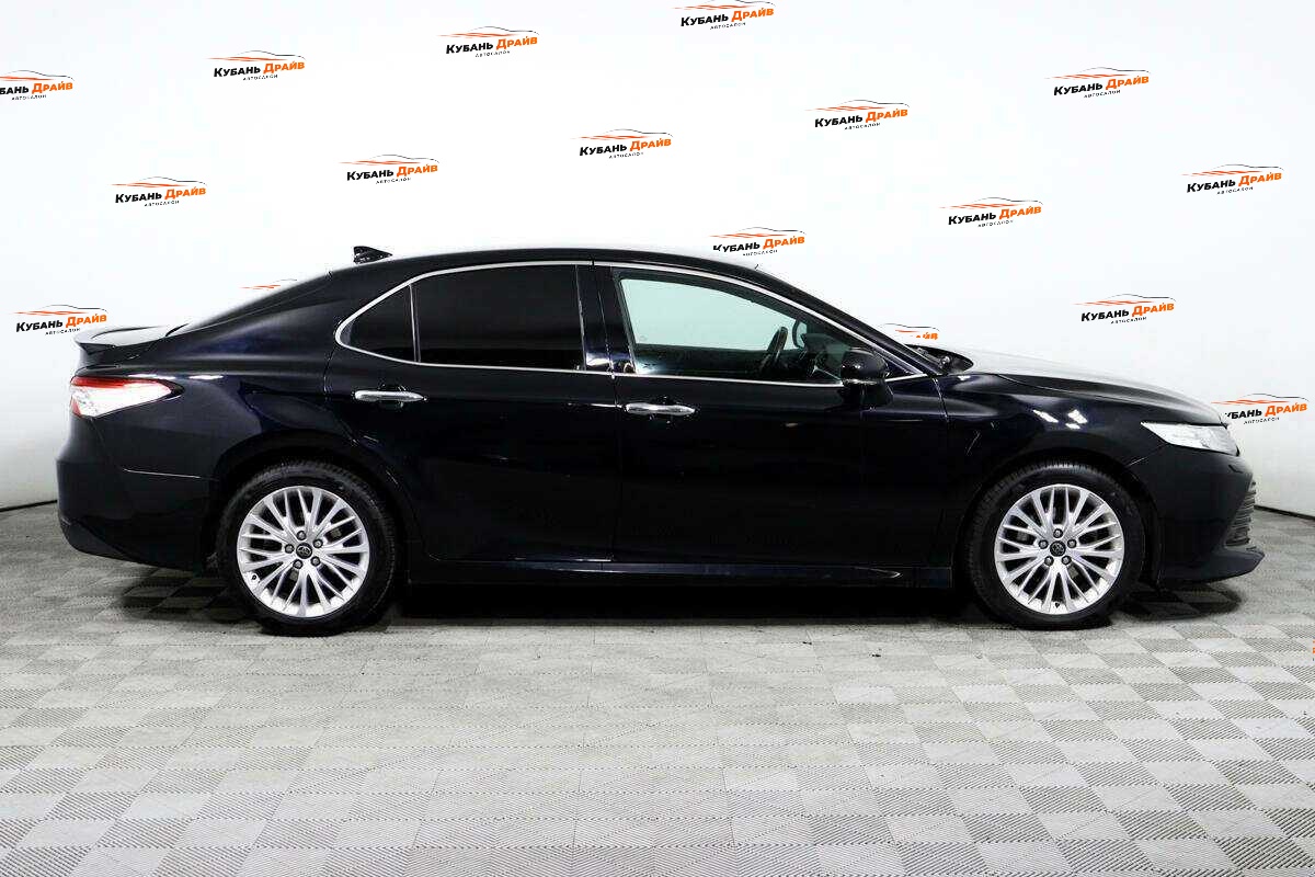 Toyota Camry 2018 года с пробегом. Фото: #3