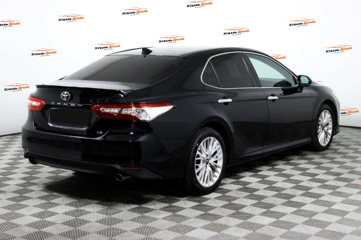 Toyota Camry 2018 года с пробегом. Фото: #4