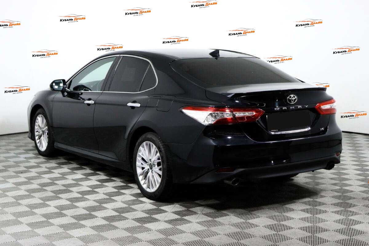 Toyota Camry 2018 года с пробегом. Фото: #6