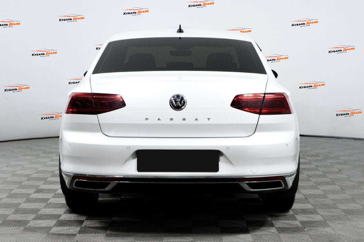 Volkswagen Passat 2020 года с пробегом. Фото: #5
