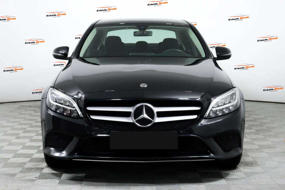 Mercedes-Benz C-Класс 2018 года с пробегом. Фото: #1