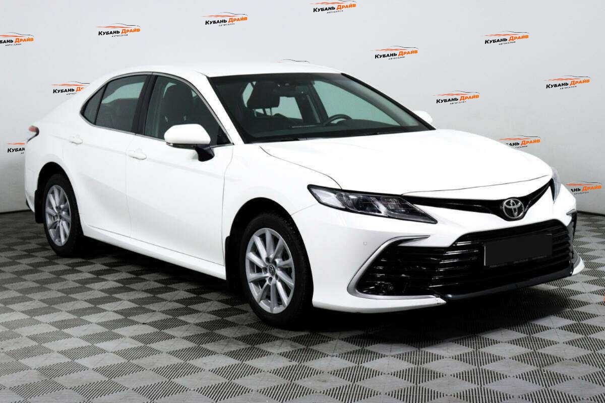 Toyota Camry 2021 года с пробегом. Фото: #2