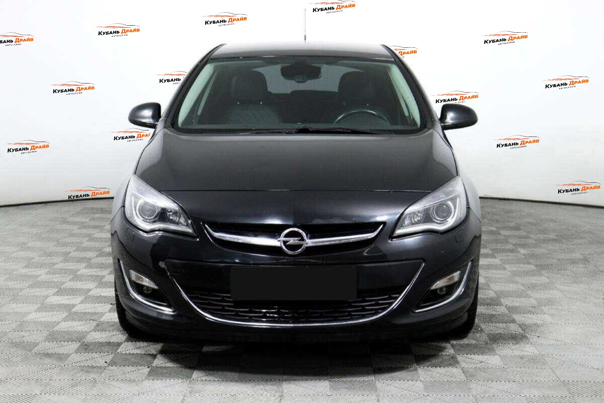 Opel Astra 2014 года с пробегом. Фото: #1