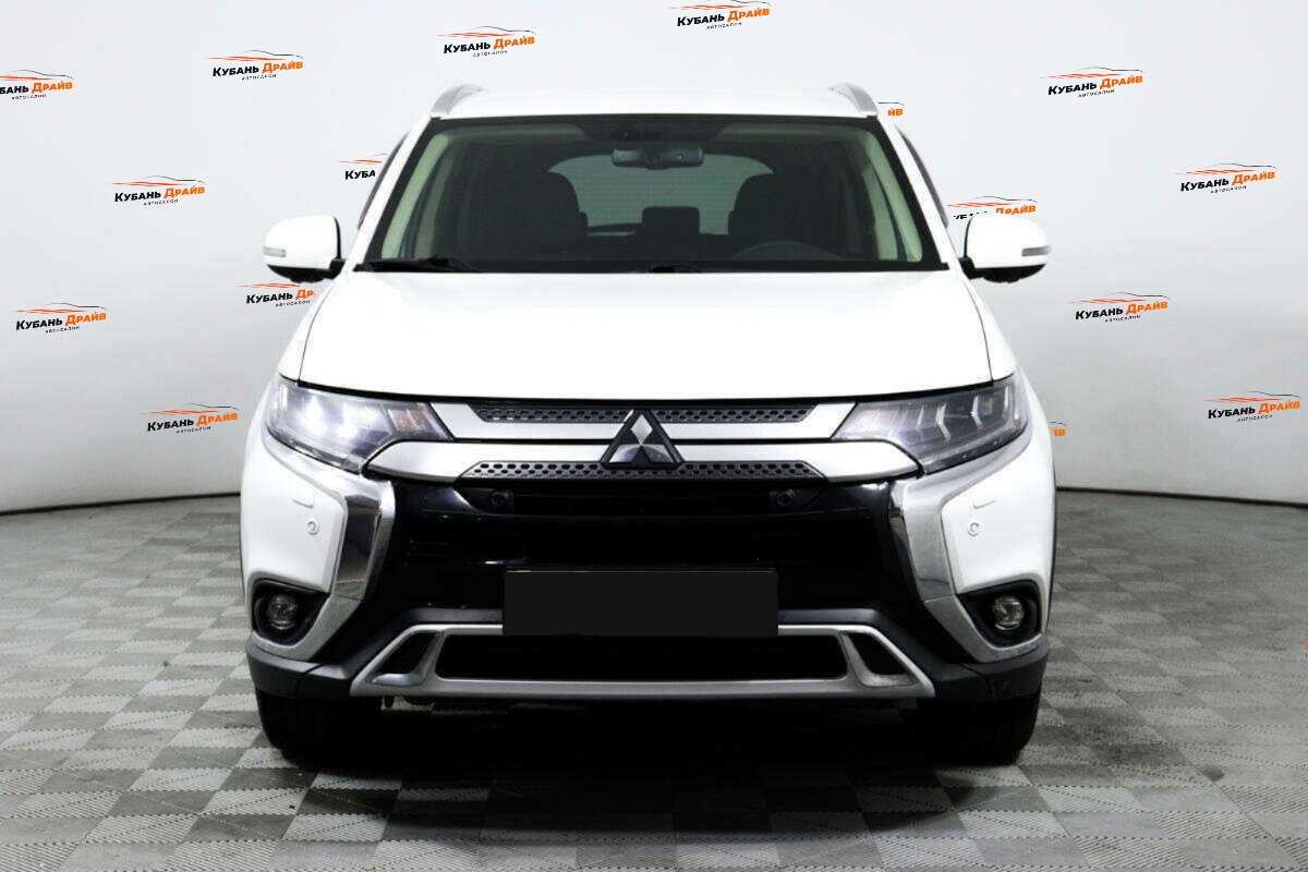 Mitsubishi Outlander 2019 года с пробегом. Фото: #1