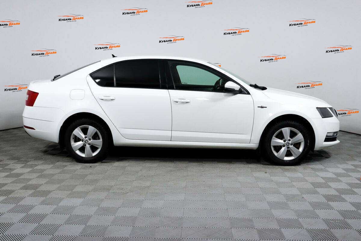 Skoda Octavia 2019 года с пробегом. Фото: #3