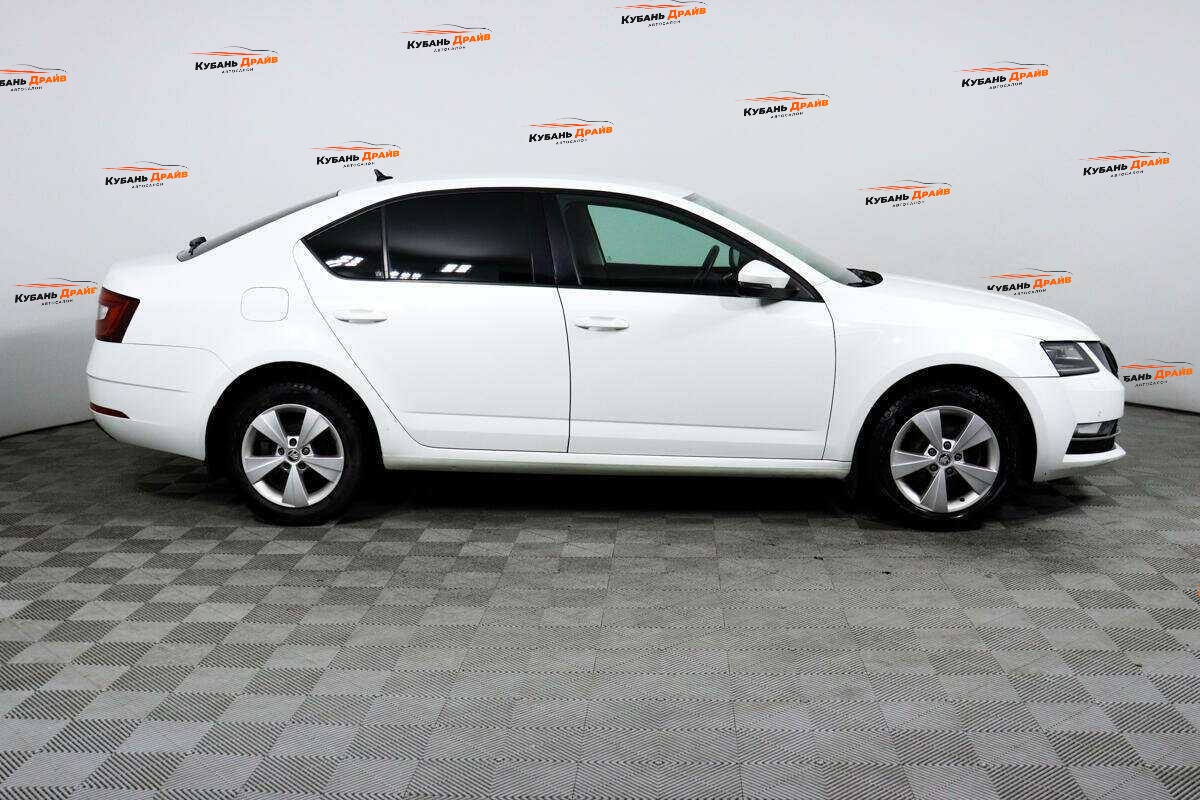 Skoda Octavia 2018 года с пробегом. Фото: #3