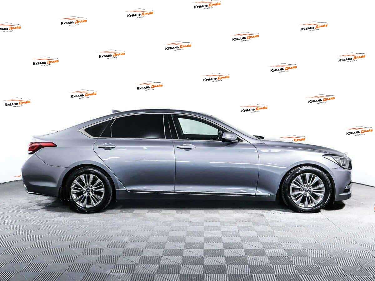 Hyundai Genesis 2014 года с пробегом. Фото: #3