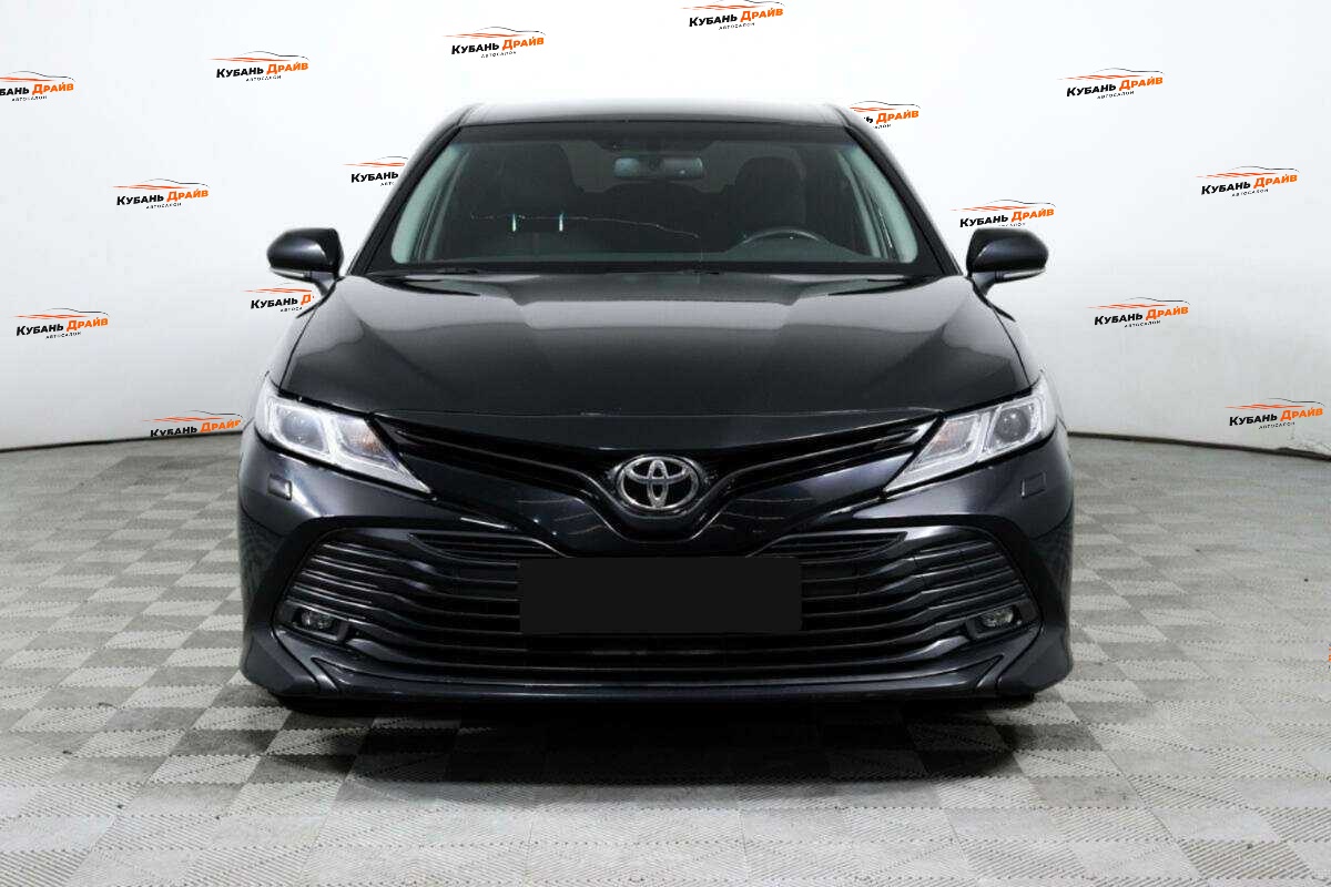 Toyota Camry 2019 года с пробегом. Фото: #1