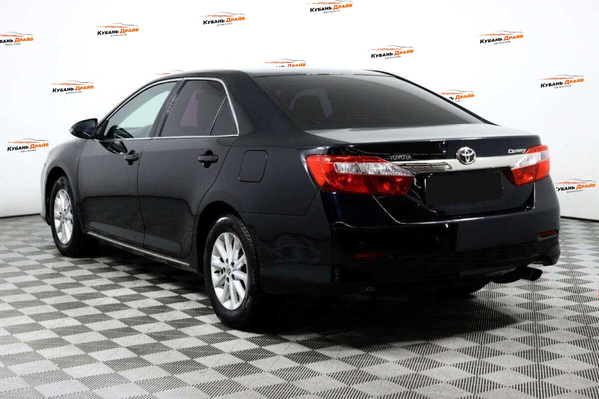 Toyota Camry 2012 года с пробегом. Фото: #6
