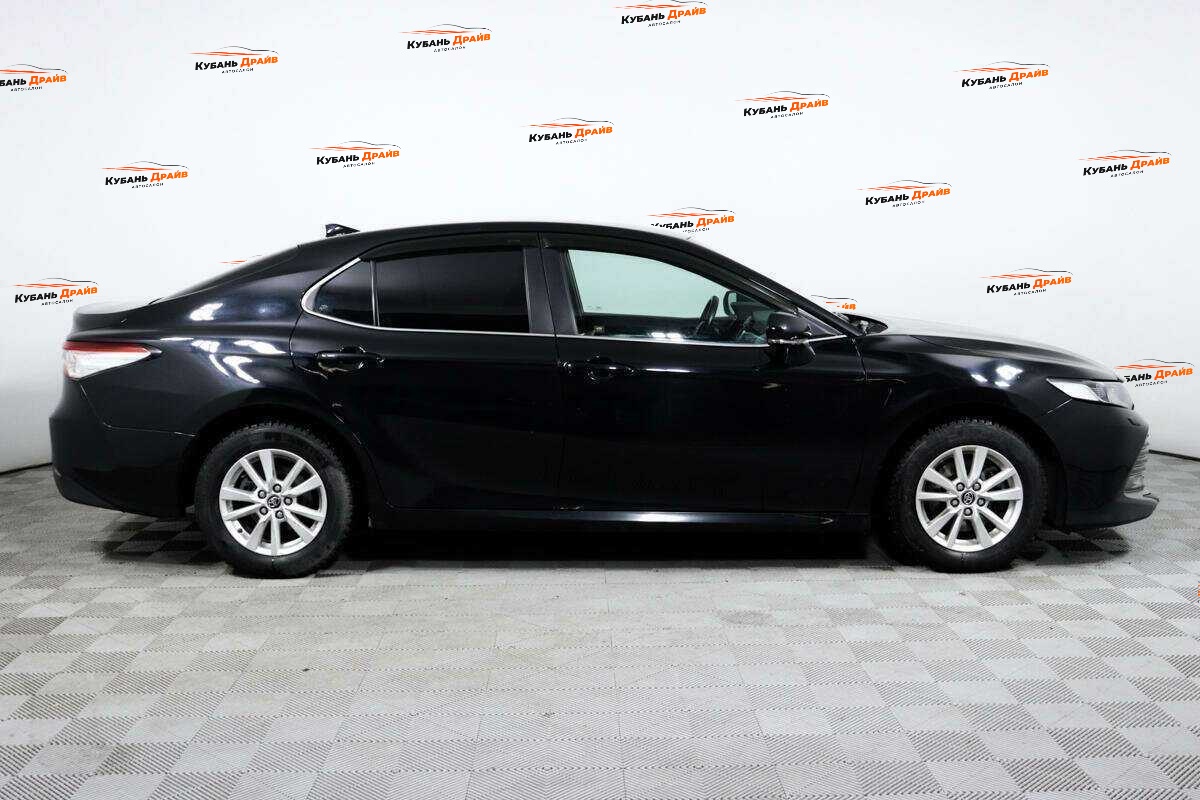 Toyota Camry 2019 года с пробегом. Фото: #3