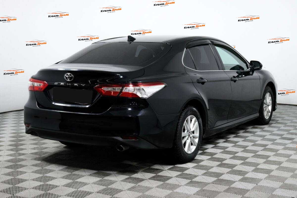 Toyota Camry 2019 года с пробегом. Фото: #4