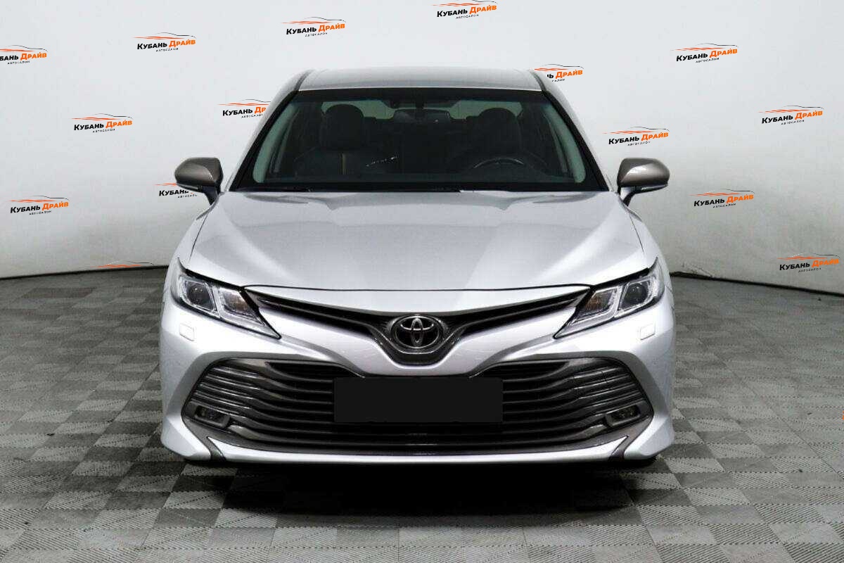 Toyota Camry 2018 года с пробегом. Фото: #1