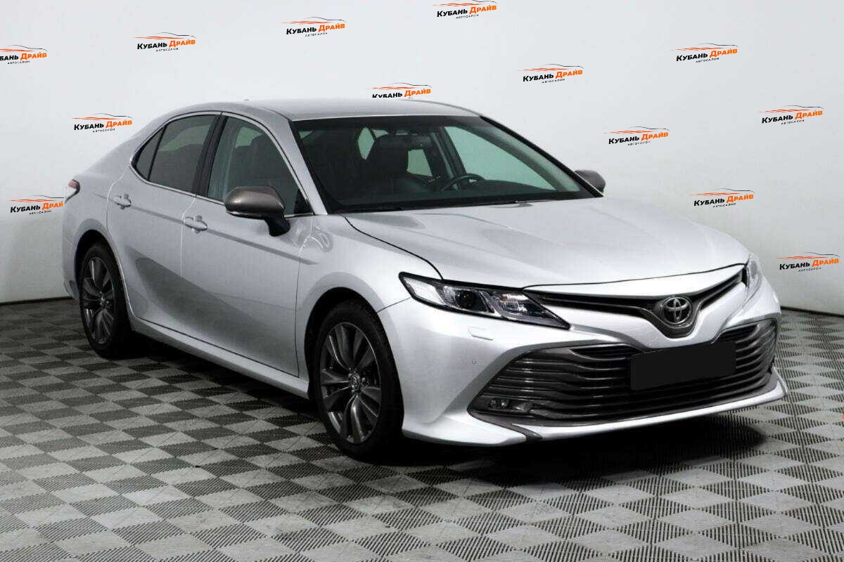 Toyota Camry 2018 года с пробегом. Фото: #2