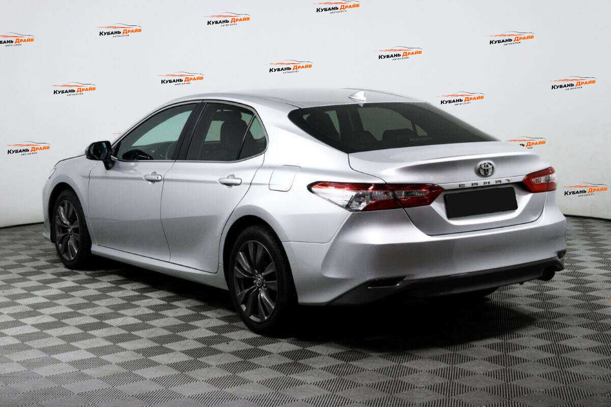 Toyota Camry 2018 года с пробегом. Фото: #6