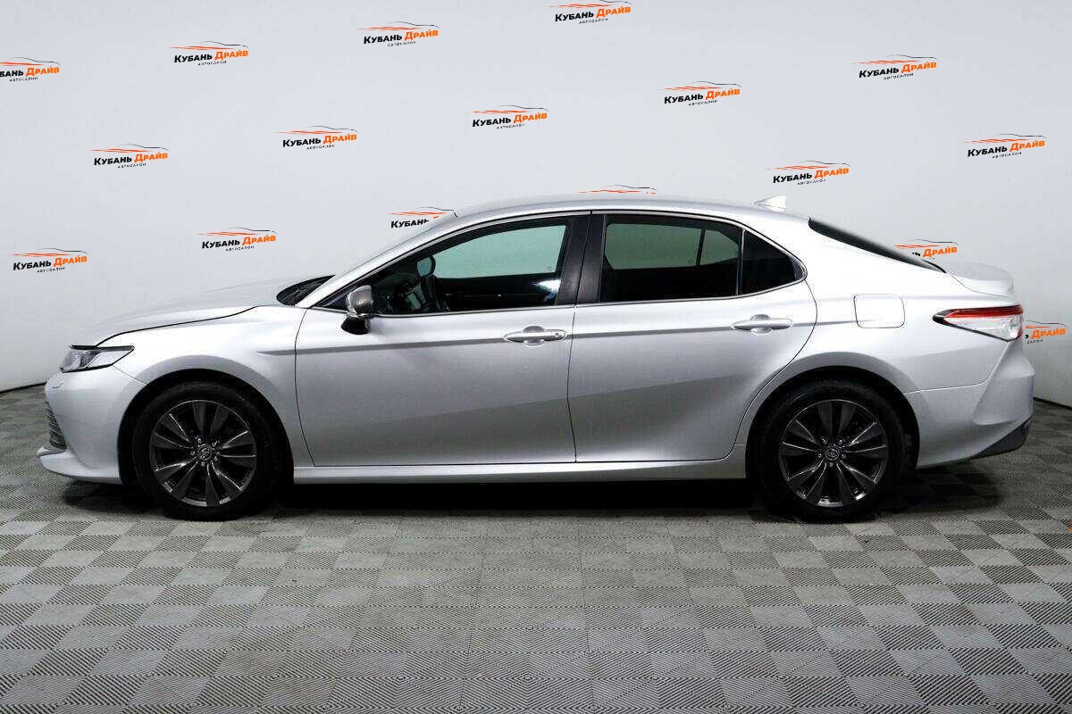 Toyota Camry 2018 года с пробегом. Фото: #7