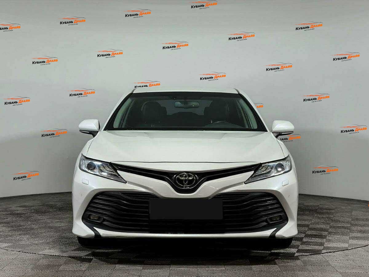 Toyota Camry 2018 года с пробегом. Фото: #1
