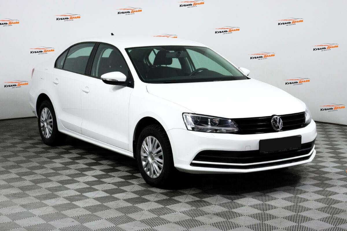 Volkswagen Jetta 2018 года с пробегом. Фото: #2