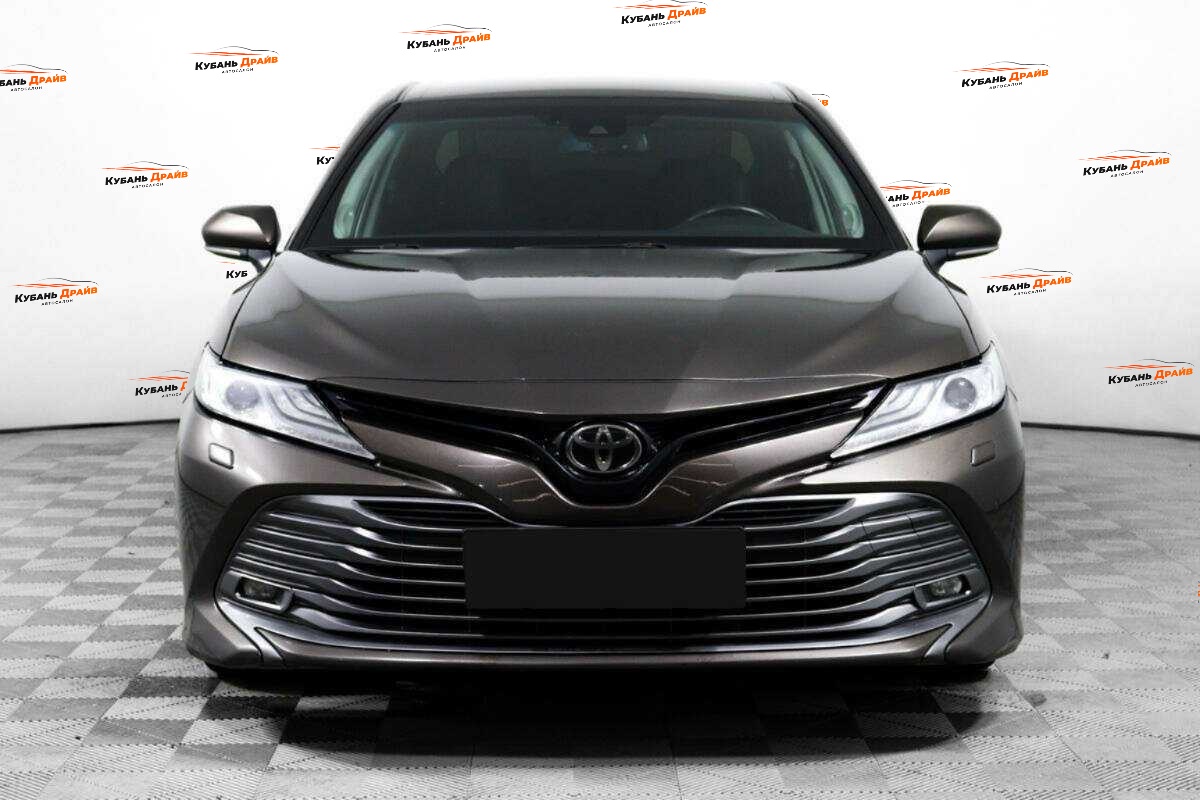 Toyota Camry 2019 года с пробегом. Фото: #1