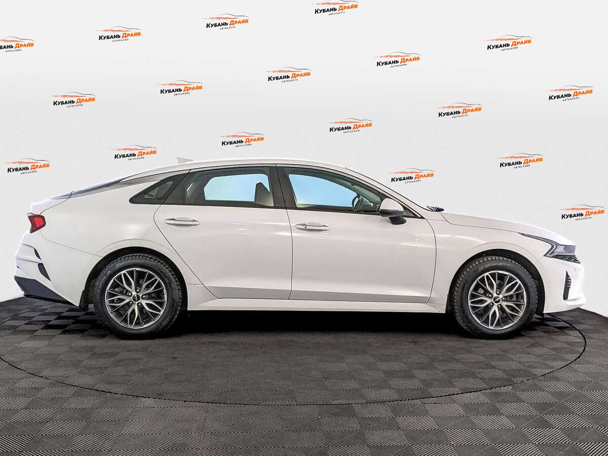 Kia K5 2021 года с пробегом. Фото: #3
