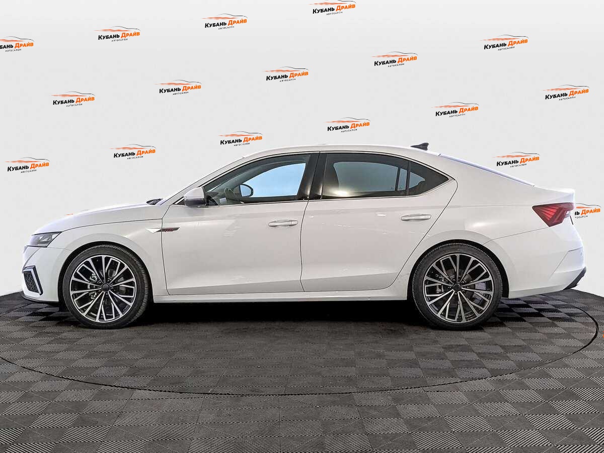 Skoda Octavia 2023 года с пробегом. Фото: #6
