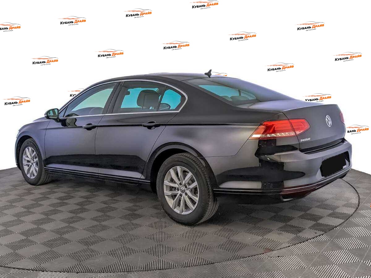 Volkswagen Passat 2018 года с пробегом. Фото: #6