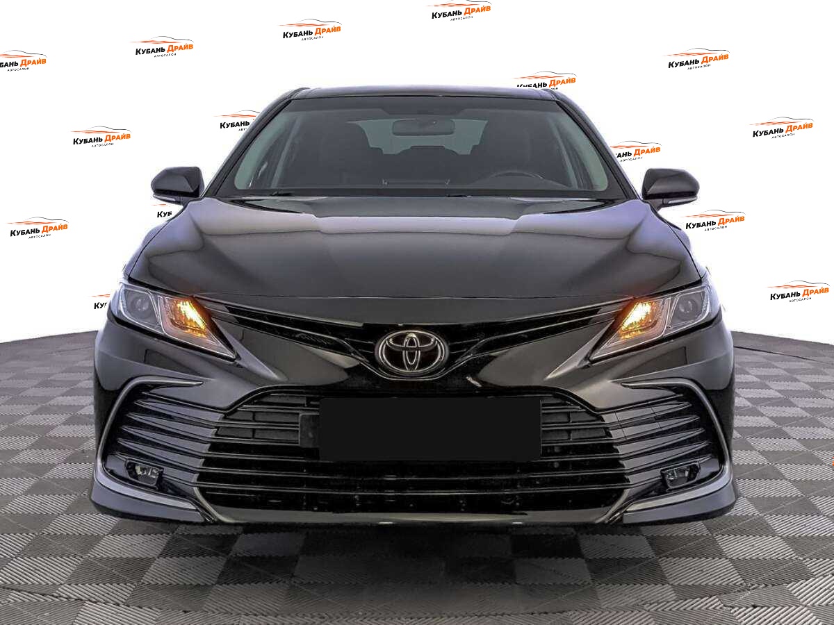 Toyota Camry 2021 года с пробегом. Фото: #1