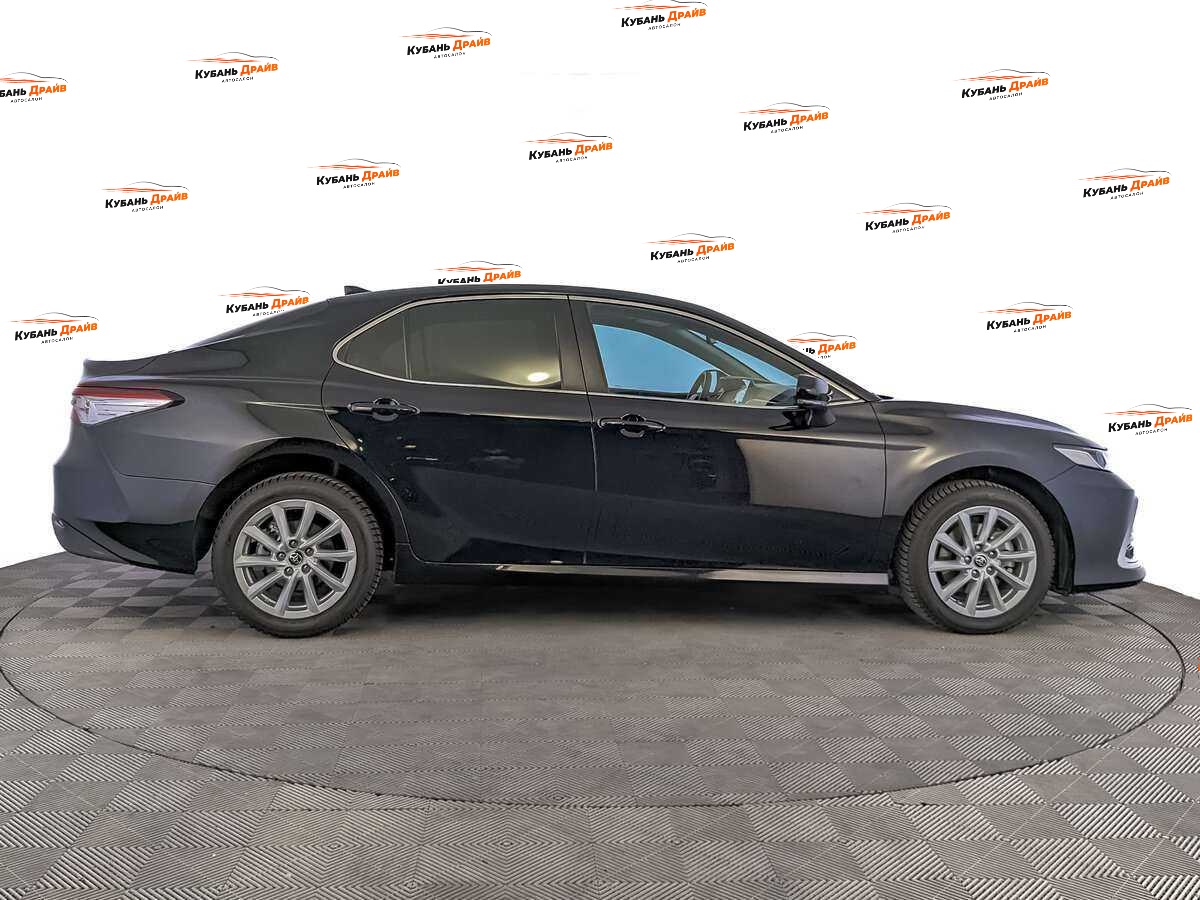 Toyota Camry 2021 года с пробегом. Фото: #3