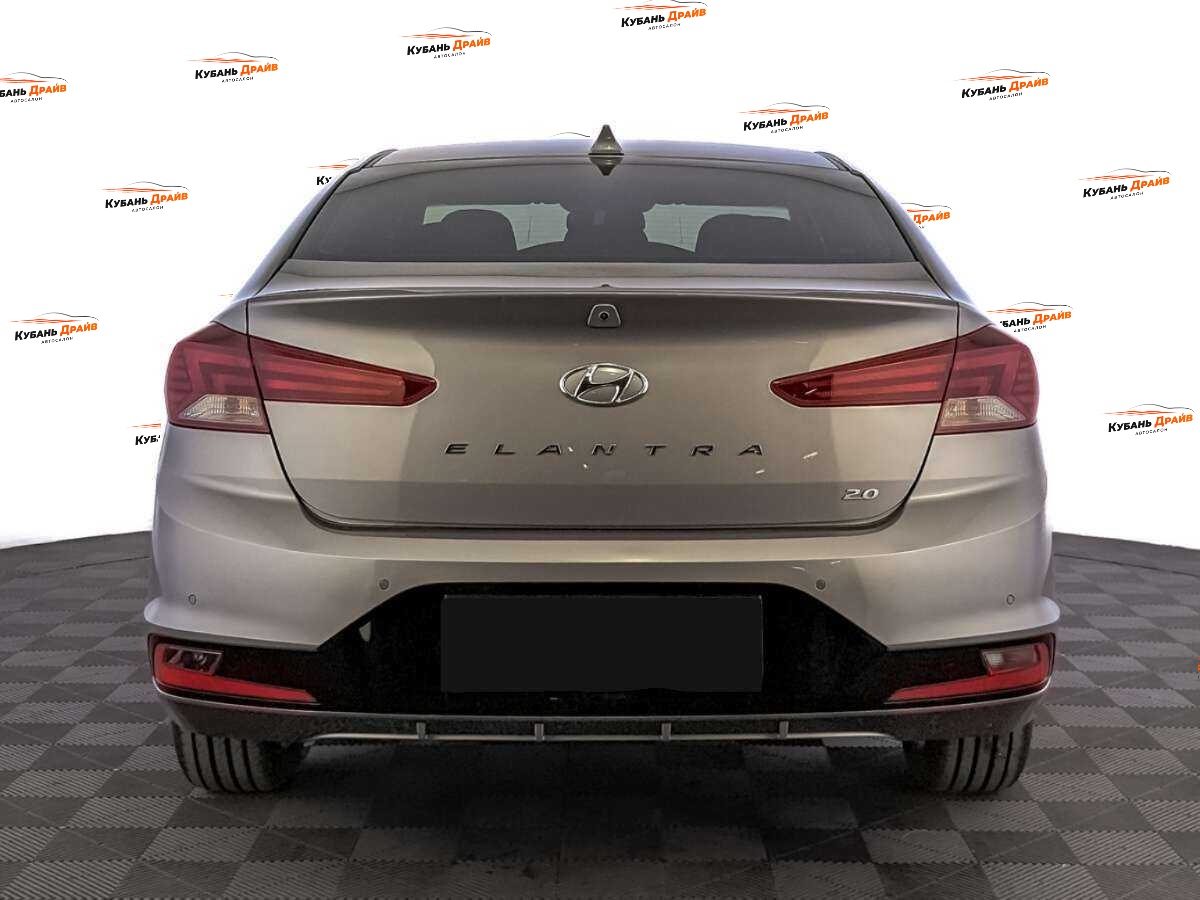 Hyundai Elantra 2019 года с пробегом. Фото: #5