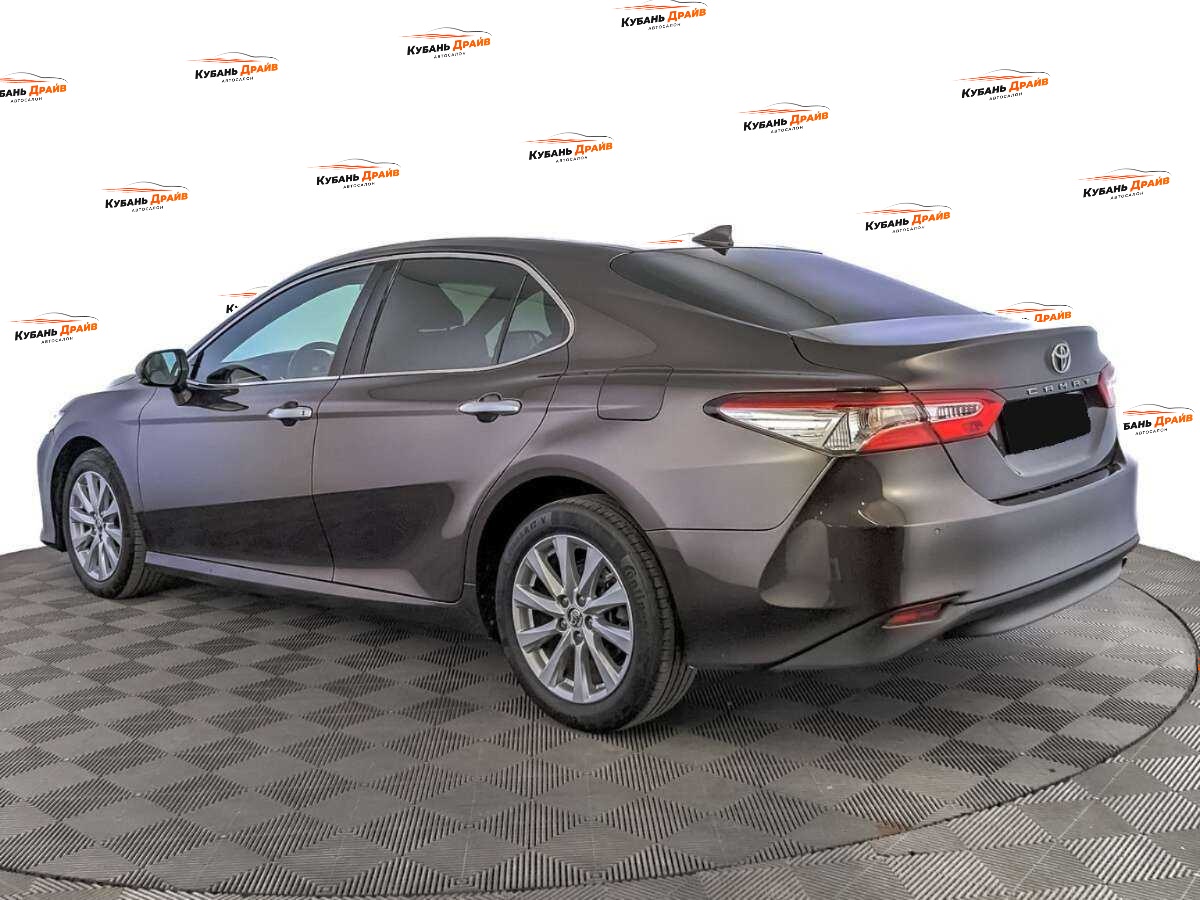 Toyota Camry 2018 года с пробегом. Фото: #6