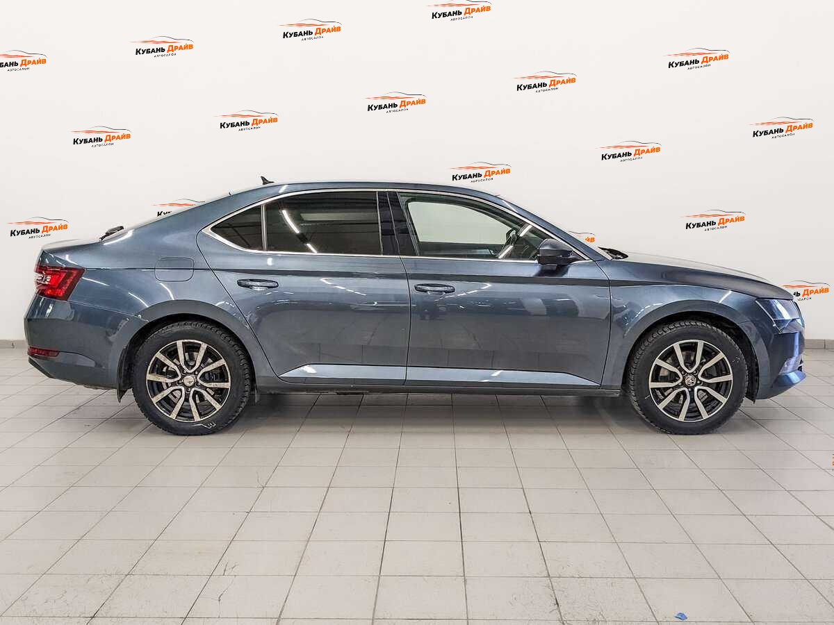 Skoda Superb 2017 года с пробегом. Фото: #3