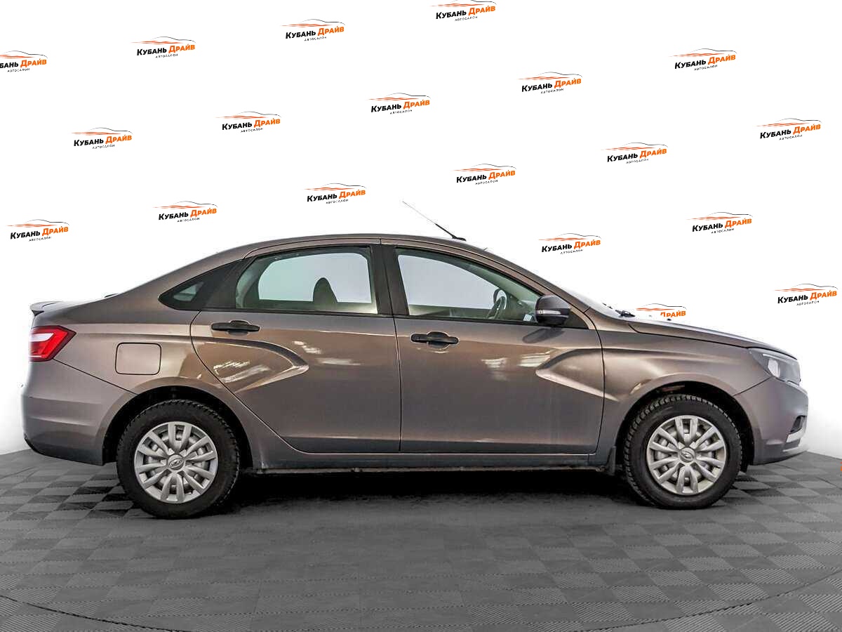 Lada (ВАЗ) Vesta 2018 года с пробегом. Фото: #3