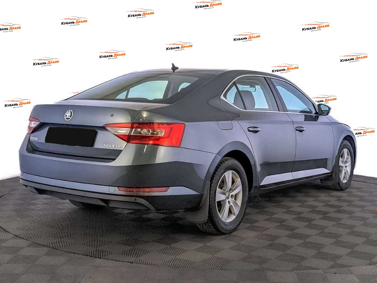 Skoda Superb 2019 года с пробегом. Фото: #4