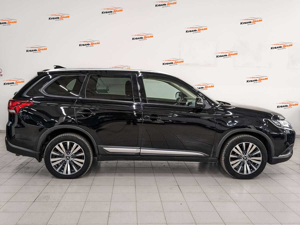 Mitsubishi Outlander 2020 года с пробегом. Фото: #3