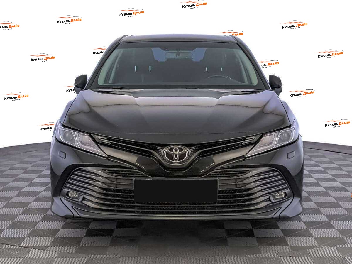 Toyota Camry 2019 года с пробегом. Фото: #1