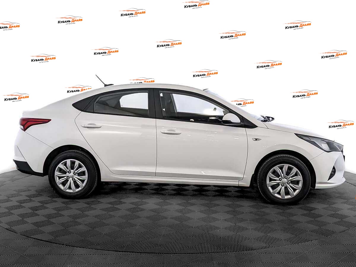 Hyundai Solaris 2022 года с пробегом. Фото: #3