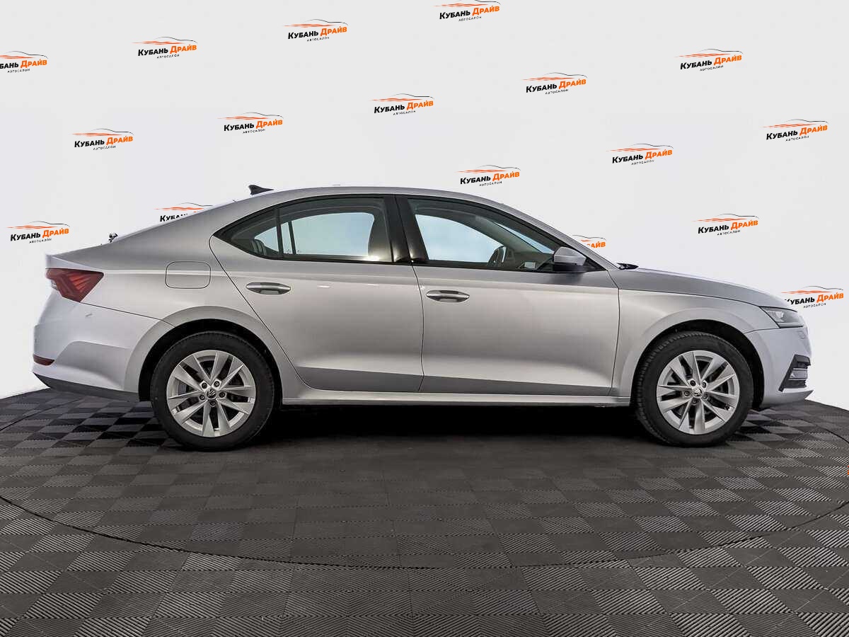 Skoda Octavia 2021 года с пробегом. Фото: #3