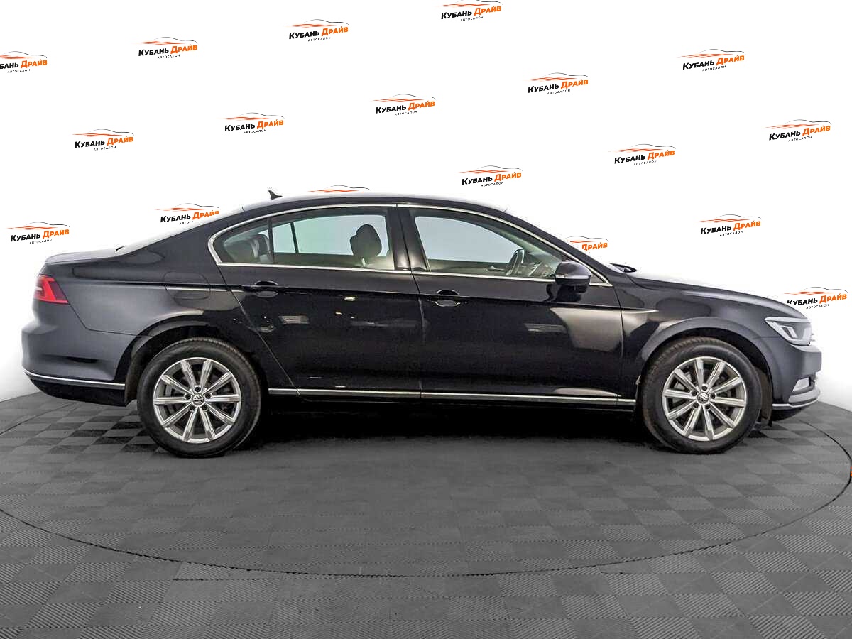 Volkswagen Passat 2017 года с пробегом. Фото: #3